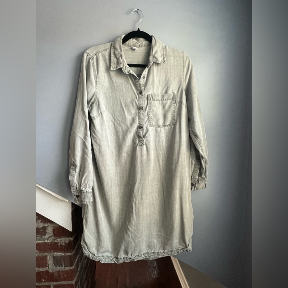 Old Navy soft denim light green dress, long sleeves, size M